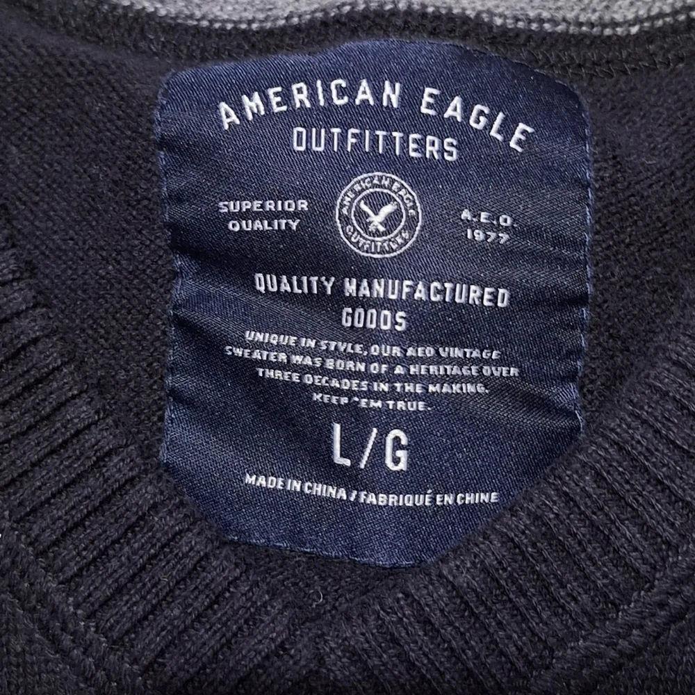 American Eagle outfitters Men's large  100% cotton V neck sweater. Pre-loved